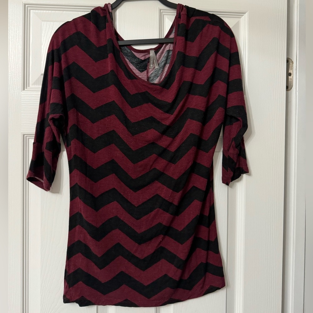 Chevron Pattern Crewneck 3/4 sleeve top